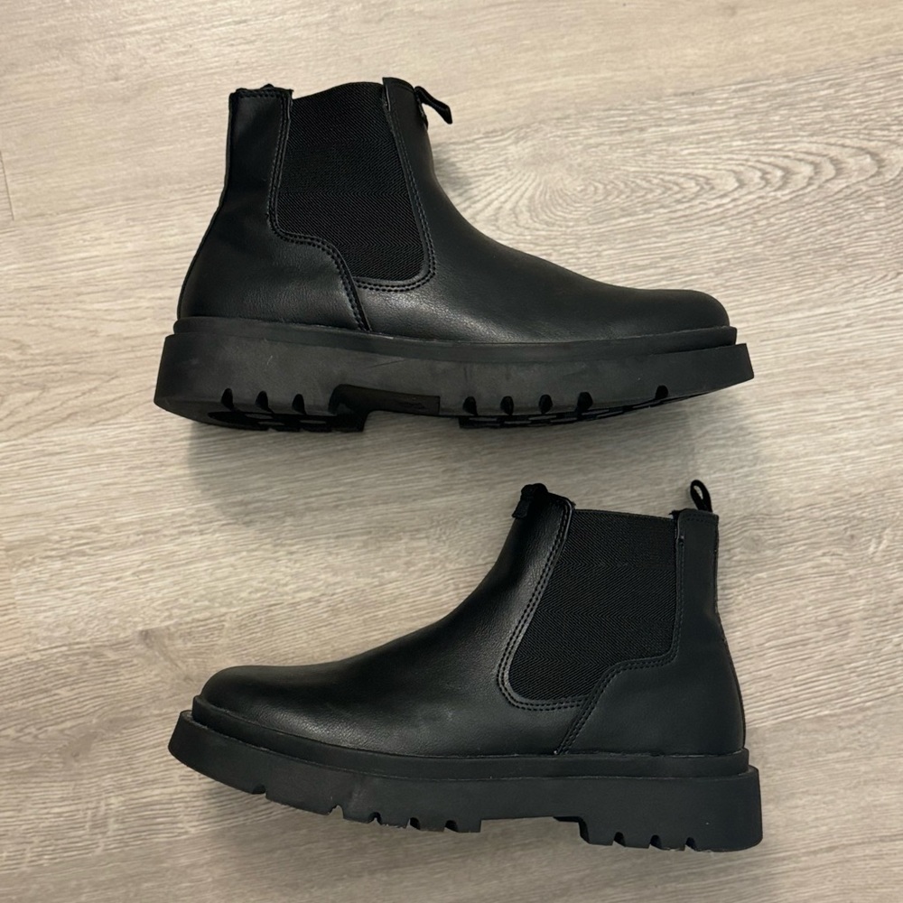 Black leather boys boots 🥾 (37)